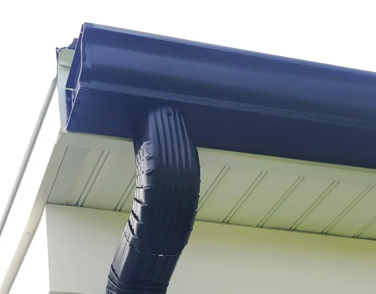 6-inch gutters installed - Need: 600x500px image of 6-inch gutters on large residential home
